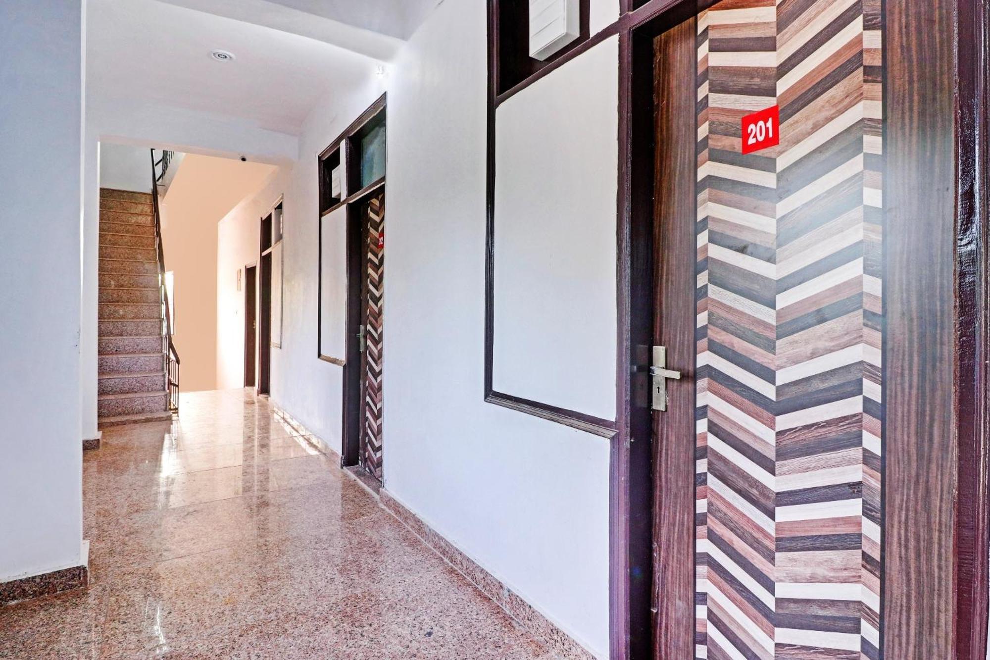 Spot On Hotel Blue Ray Ghaziabad Exterior photo