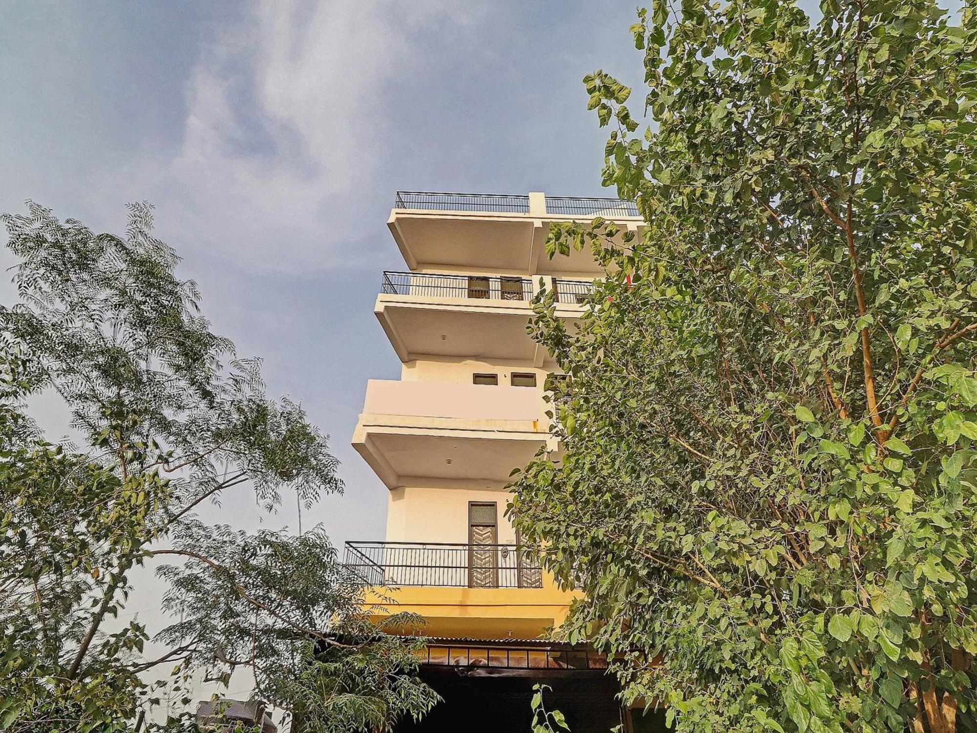 Spot On Hotel Blue Ray Ghaziabad Exterior photo
